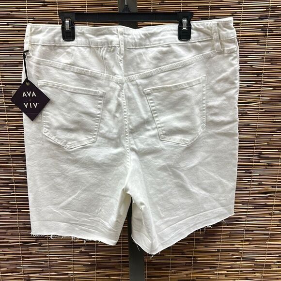 Women's Plus Size High-Rise Jean Shorts - Ava & Viv™ Size 18W - Picture 3 of 3